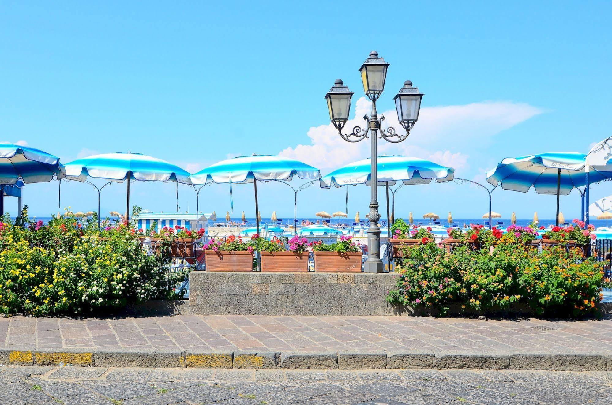 Hotel Terme Marina Lacco Ameno  Exterior foto